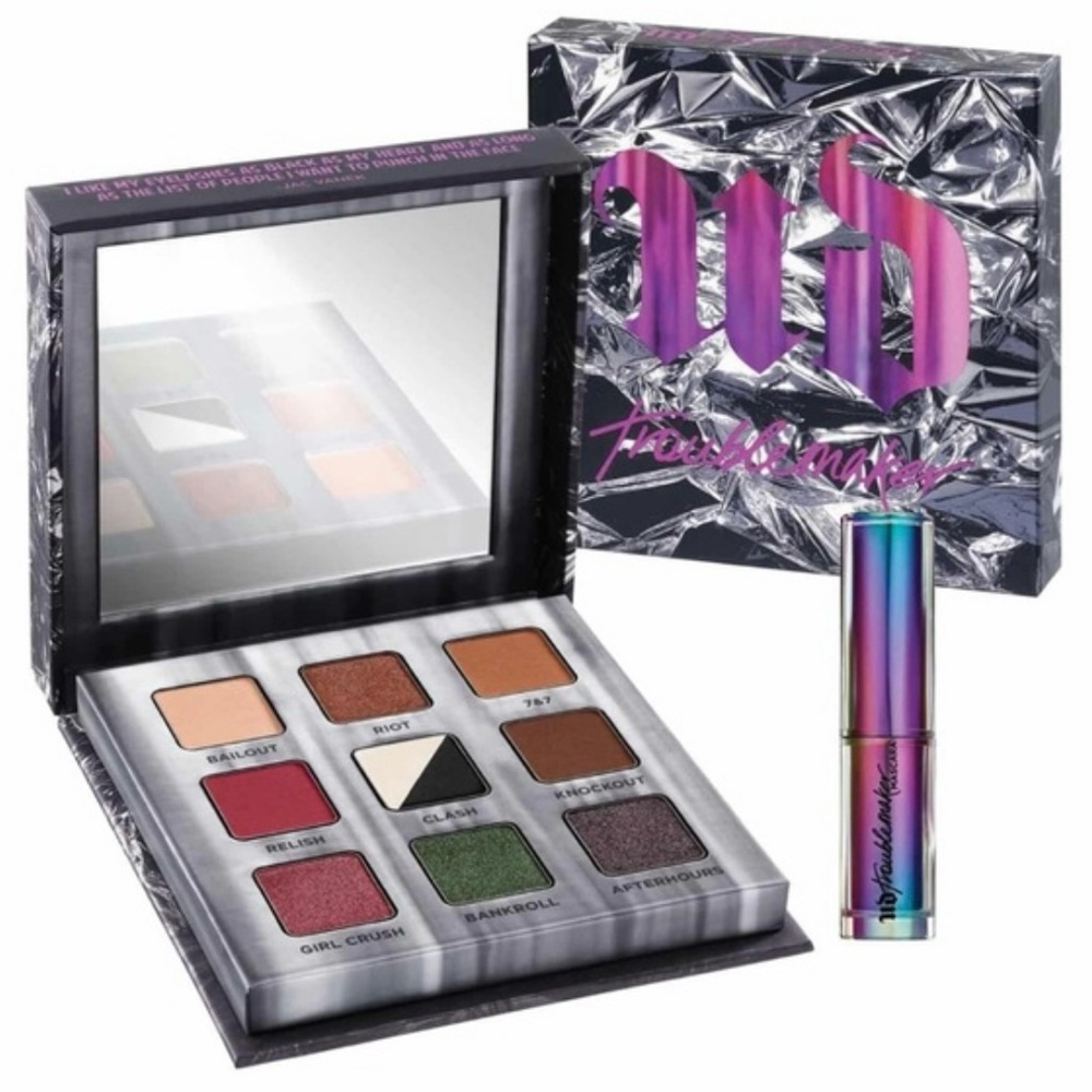 Urban Decay
2-Pc. Troublemaker Eyeshadow Palette & Mascara Set